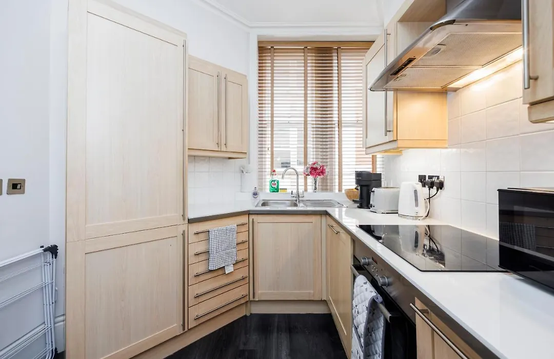 Leicester Square Apartment-1