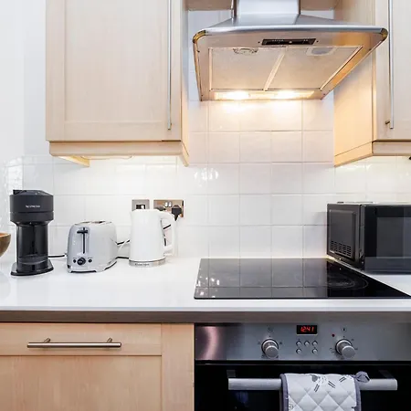 Leicester Square Apartment-3
